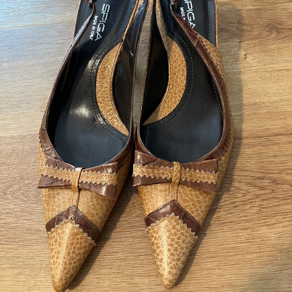 COPY - VINTAGE SIZE 8 VIA SPIGA KITTEN HEELS